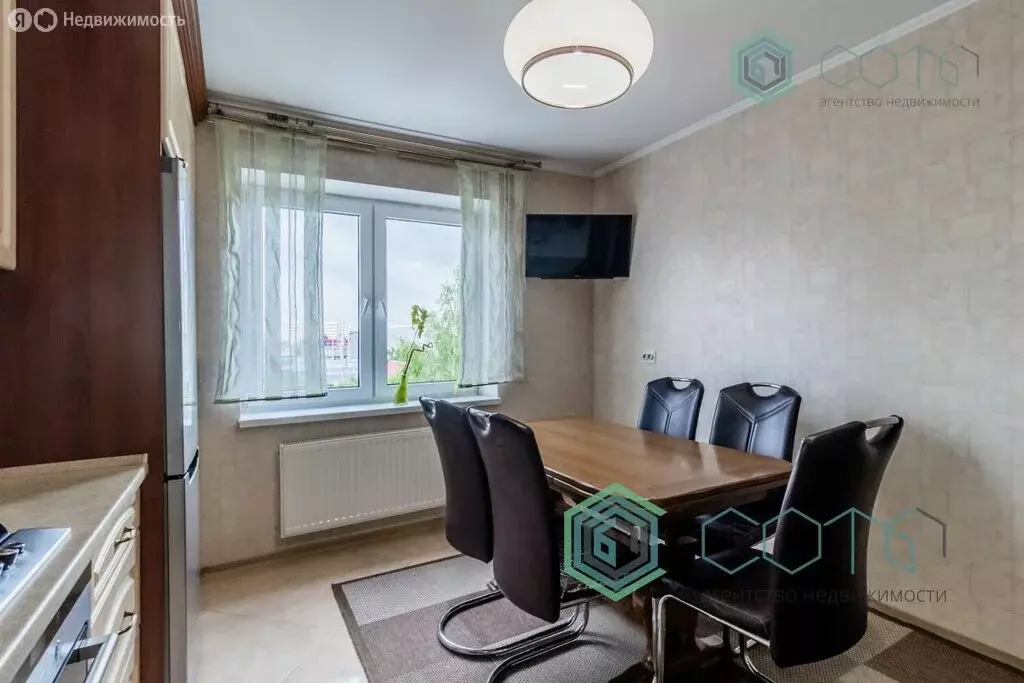 2-комнатная квартира: Калининград, улица Толбухина, 4 (68 м) - Фото 1