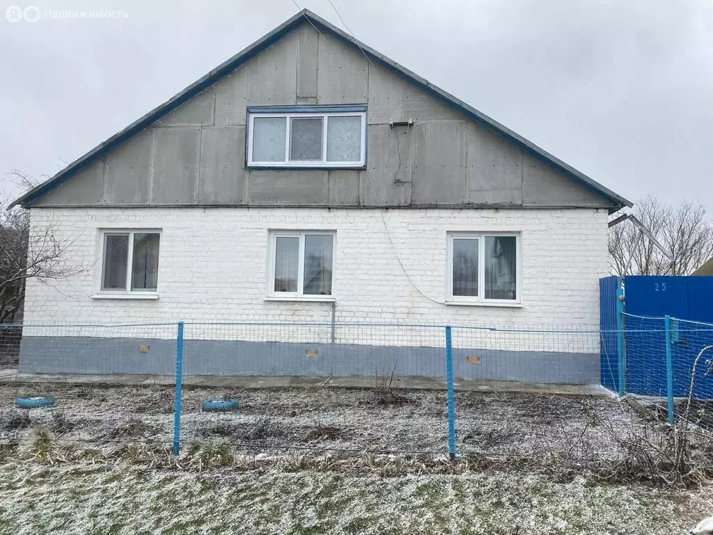 Дом в посёлок городского типа Кромы, улица Строителей, 25 (120 м) - Фото 0
