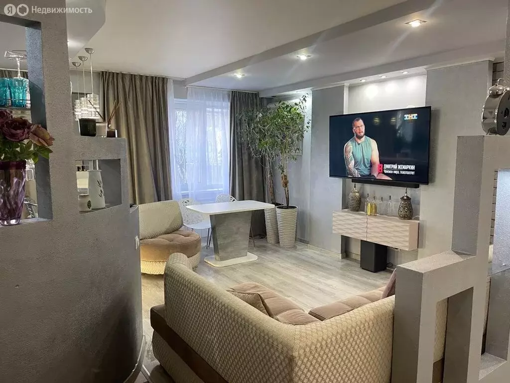 3-комнатная квартира: Волгоград, район Семь Ветров, бульвар 30-летия ... - Фото 2