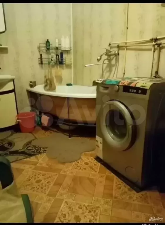Комната 25 м в 6-к., 1/2 эт. - Фото 1