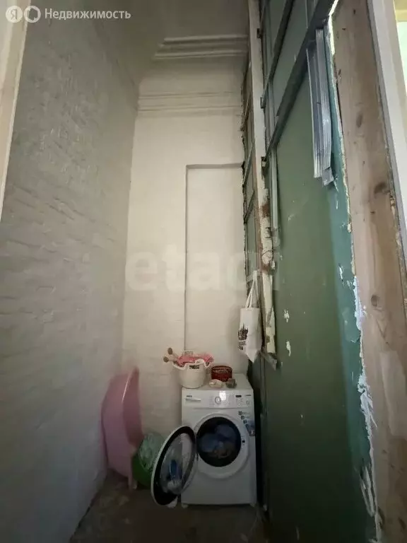 3-комнатная квартира: Владикавказ, улица Фрунзе, 21 (100 м) - Фото 0