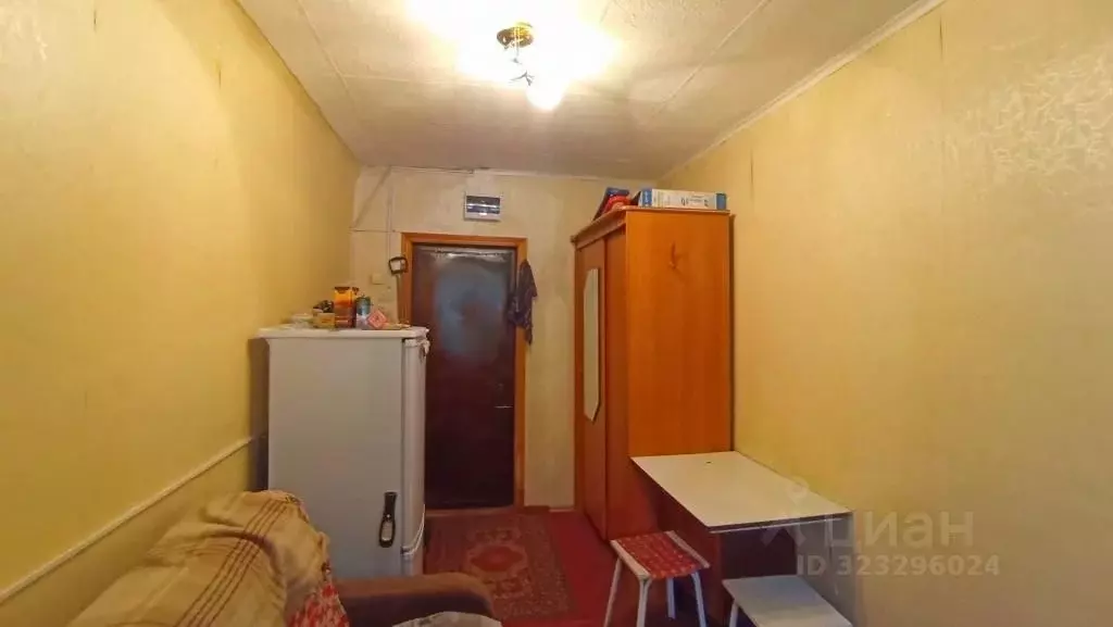 Комната Омская область, Омск просп. Космический, 29 (9.4 м) - Фото 1