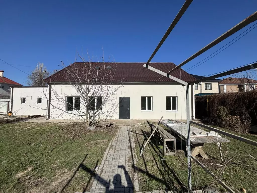 Коттедж в Астраханская область, Астрахань Карачинская ул., 15 (193 м) - Фото 1