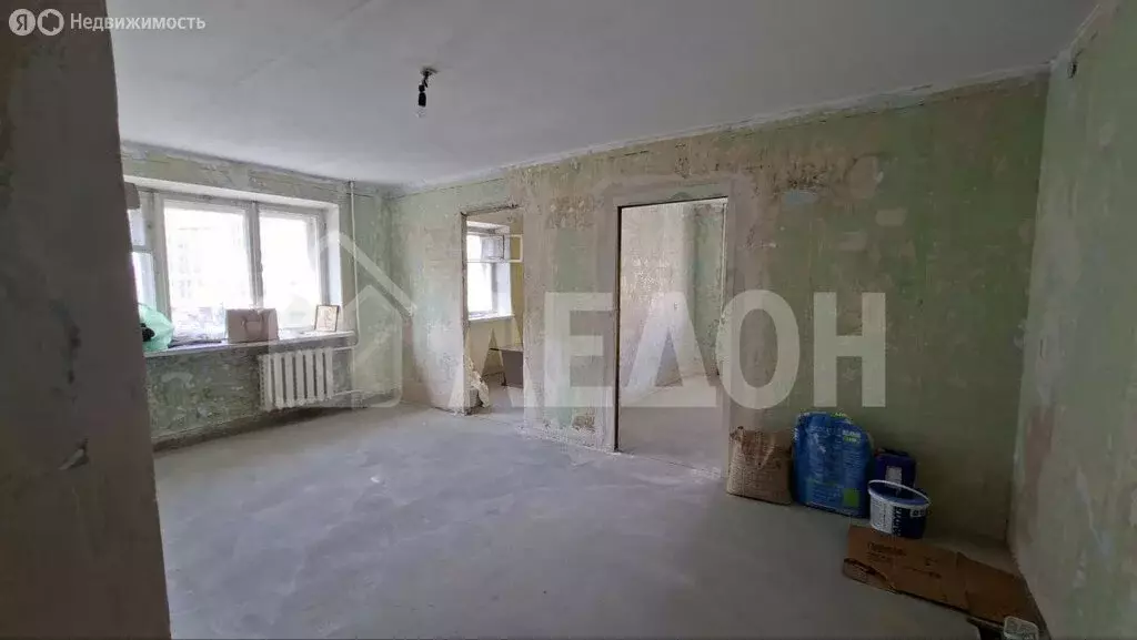 4-комнатная квартира: Омск, улица Чапаева, 81 (60.2 м) - Фото 0