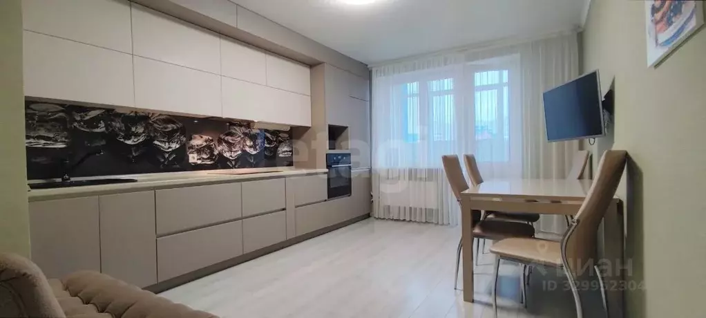 2-к кв. Тюменская область, Тюмень ул. Московский Тракт, 150 (66.2 м) - Фото 1