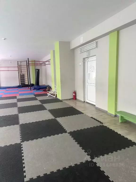 Помещение свободного назначения в Татарстан, Нижнекамск просп. ... - Фото 1