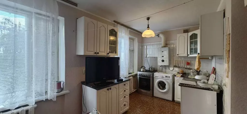 2-к кв. Краснодарский край, Усть-Лабинск Коммунистическая ул., 260А ... - Фото 1