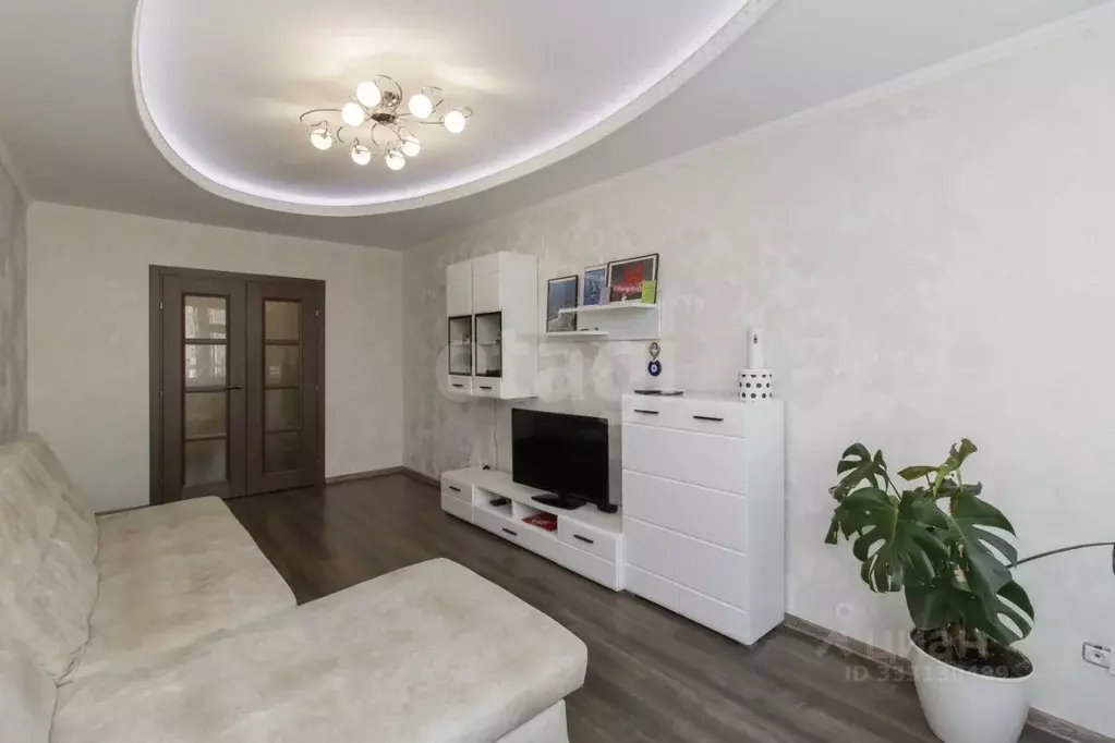 3-к кв. Тюменская область, Тюмень ул. Николая Зелинского, 17 (81.9 м) - Фото 1