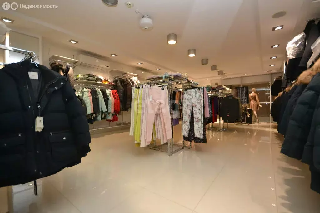 Торговая площадь (200.7 м) - Фото 1