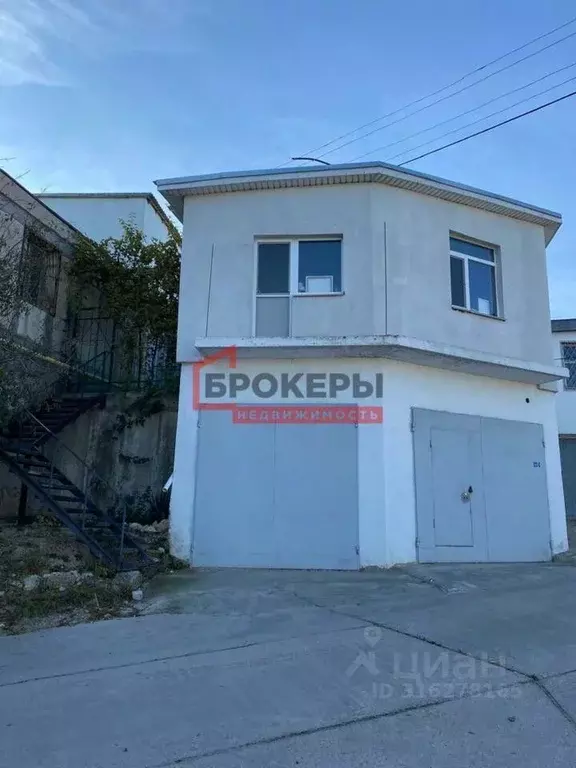 Гараж в Севастополь ул. Генерала Лебедя, 49 (110 м) - Фото 1