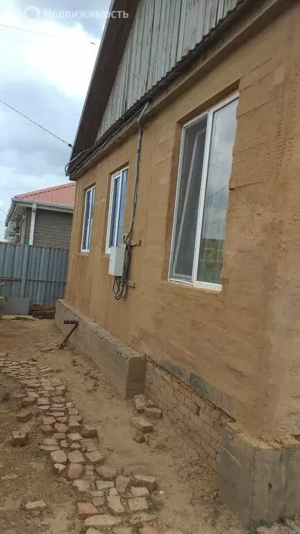 Дом в Наримановский район, село Новокучергановка, улица Джамбула Абая ... - Фото 1
