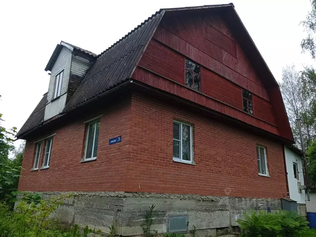 Дом в Ленинградская область, Лужский район, Толмачево городской ... - Фото 1