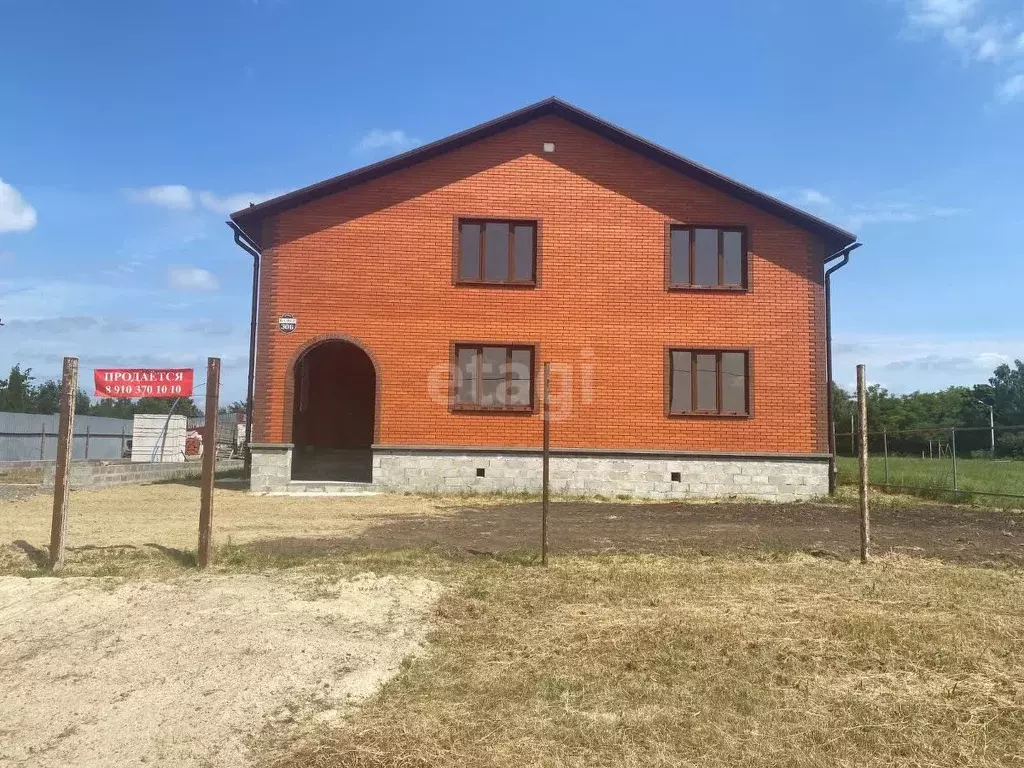 Дом в Белгородская область, Корочанский район, Шеинское с/пос, с. ... - Фото 2