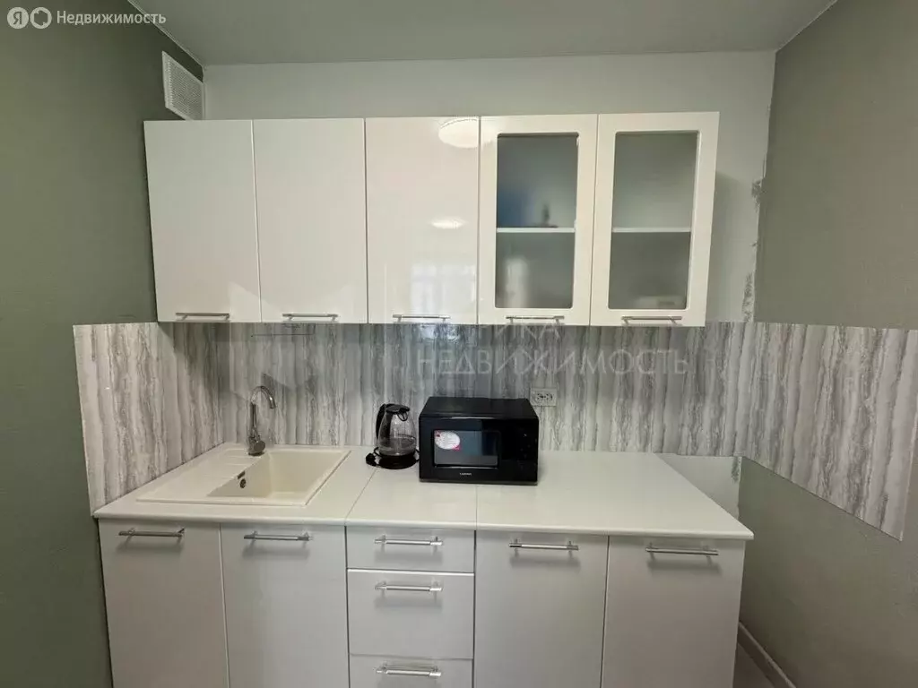 1-комнатная квартира: Тюмень, Харьковская улица, 74 (38 м) - Фото 1