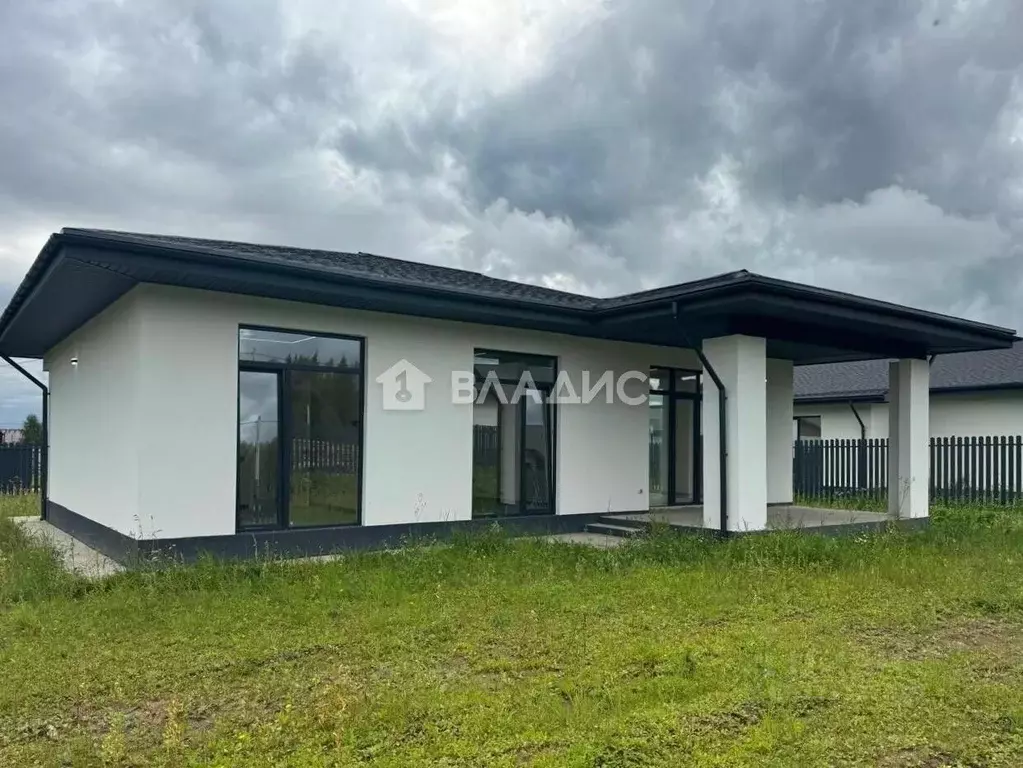 Дом в Калужская область, Жуковский район, с. Совхоз Победа ул. ... - Фото 2