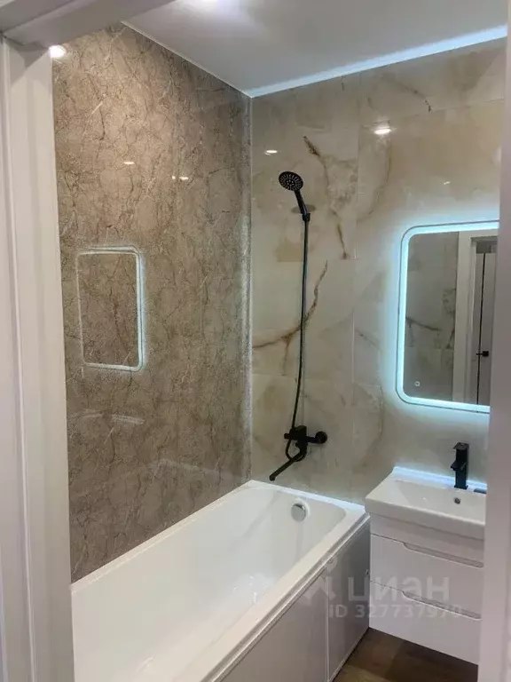 1-к кв. Волгоградская область, Волгоград Новодвинская ул., 18 (54.5 м) - Фото 1