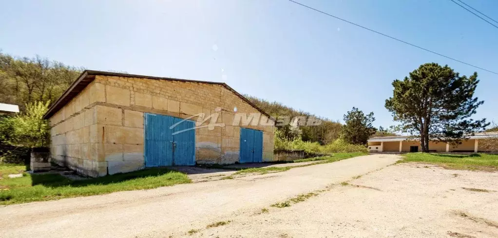 Склад в Крым, Бахчисарайский район, с. Скалистое ул. Ленина, 36 (400 ... - Фото 0