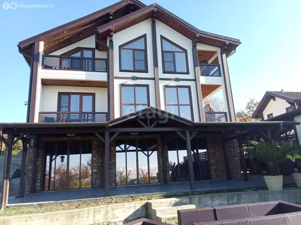 Дом в село Краевско-Армянское, улица Саят-Нова (314 м) - Фото 1