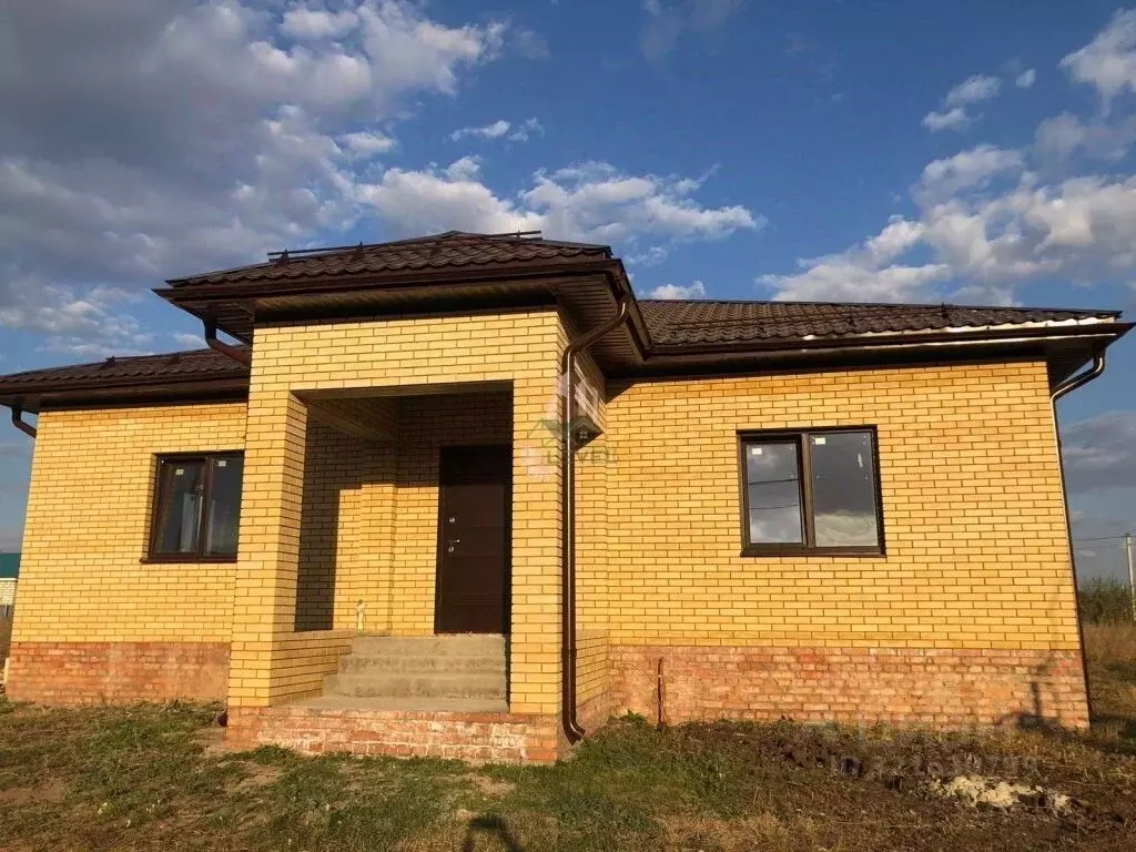Дом в Саратовская область, Энгельсский район, Новопушкинское ... - Фото 0