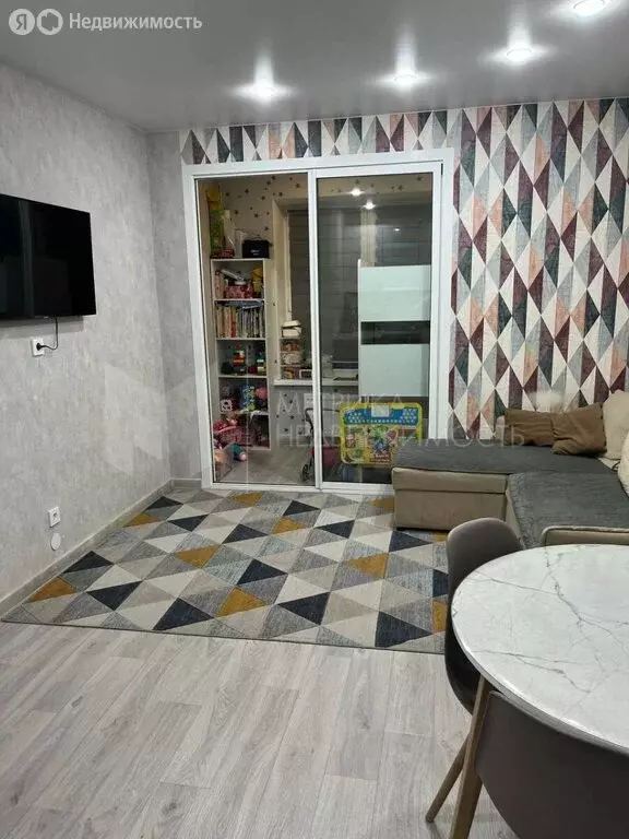 1-комнатная квартира: Тюмень, улица Николая Ростовцева, 26 (37.1 м) - Фото 2