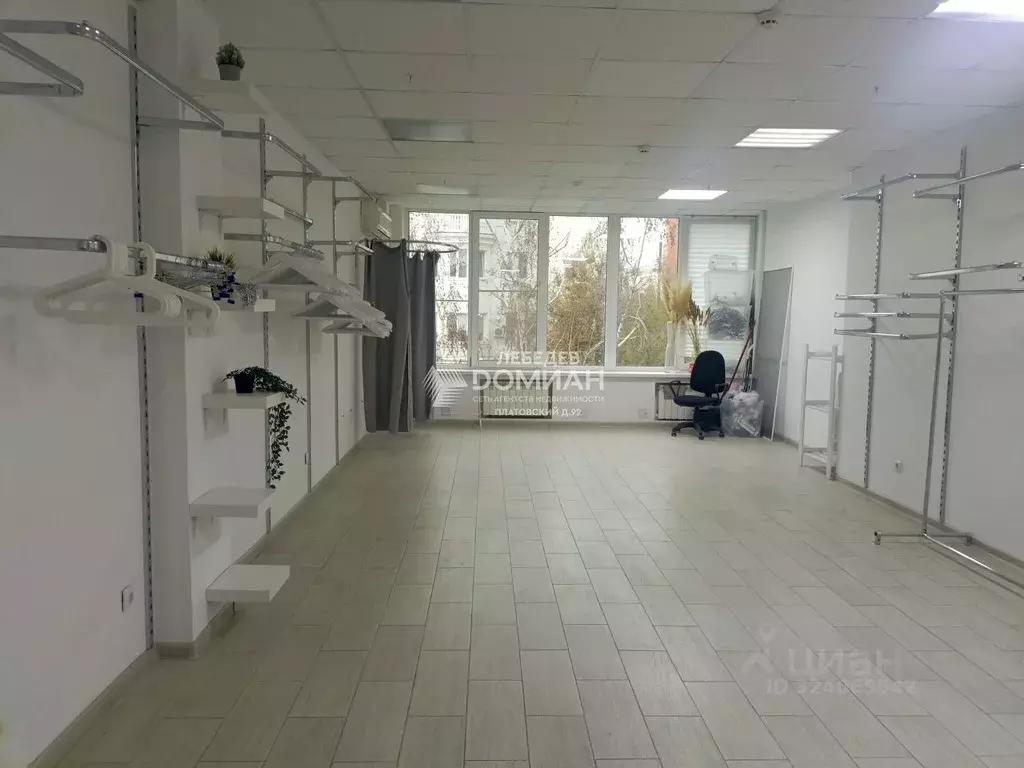 Помещение свободного назначения в Ростовская область, Новочеркасск ул. ... - Фото 1