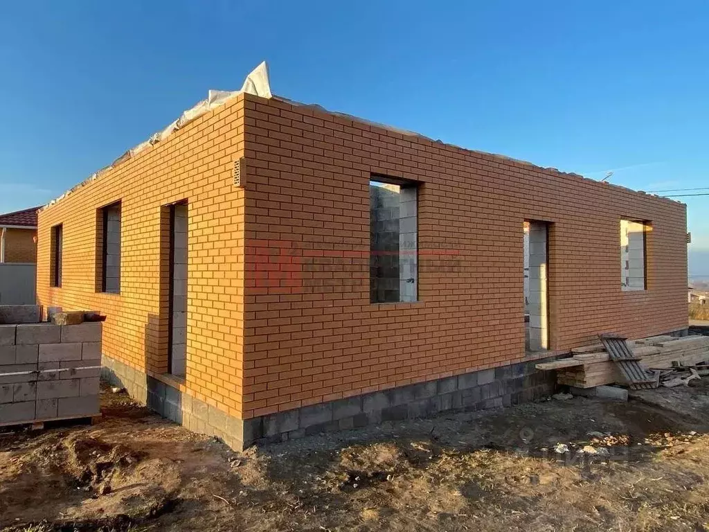 Дом в Белгородская область, Старооскольский городской округ, с. ... - Фото 1