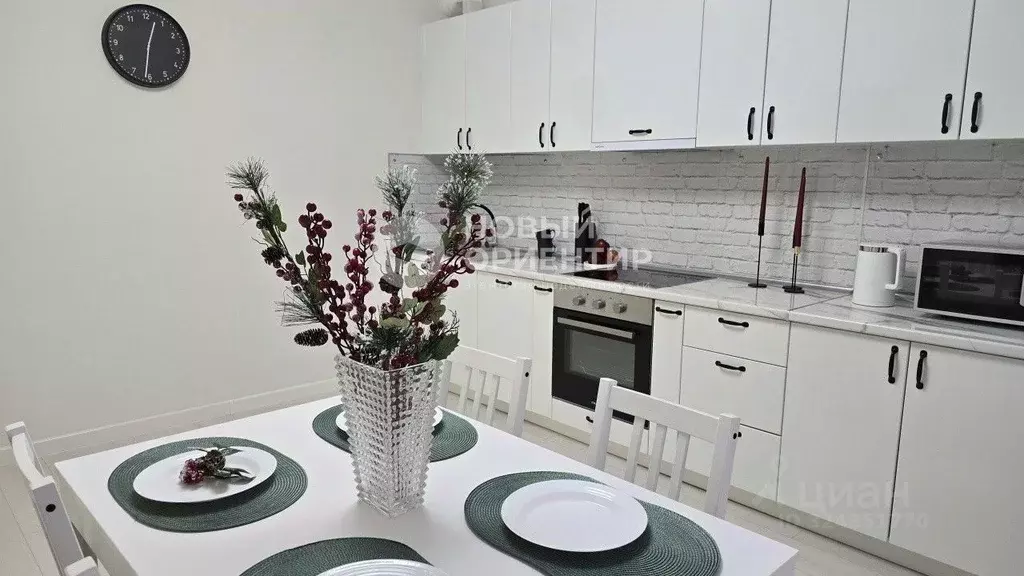 2-к кв. Свердловская область, Екатеринбург ул. Азина, 31 (70.0 м) - Фото 1