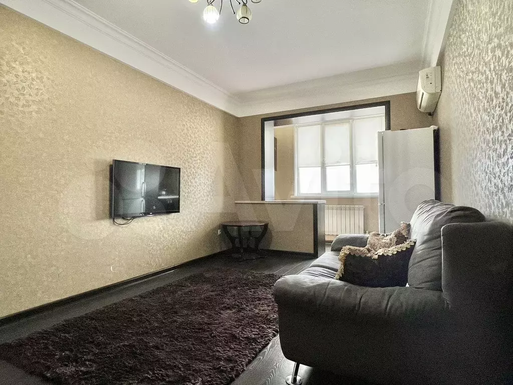 1-к. квартира, 40 м, 7/10 эт. - Фото 1
