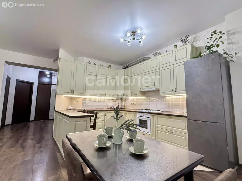 2-комнатная квартира: Казань, улица Достоевского, 8 (82.5 м) - Фото 1