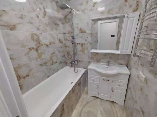 Продается 3-комнатная квартира - Фото 1