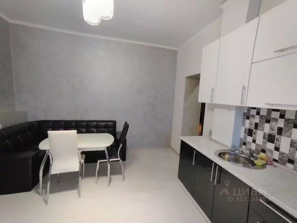 2-к кв. Брянская область, Брянск Московский мкр, 52 (98.0 м) - Фото 1