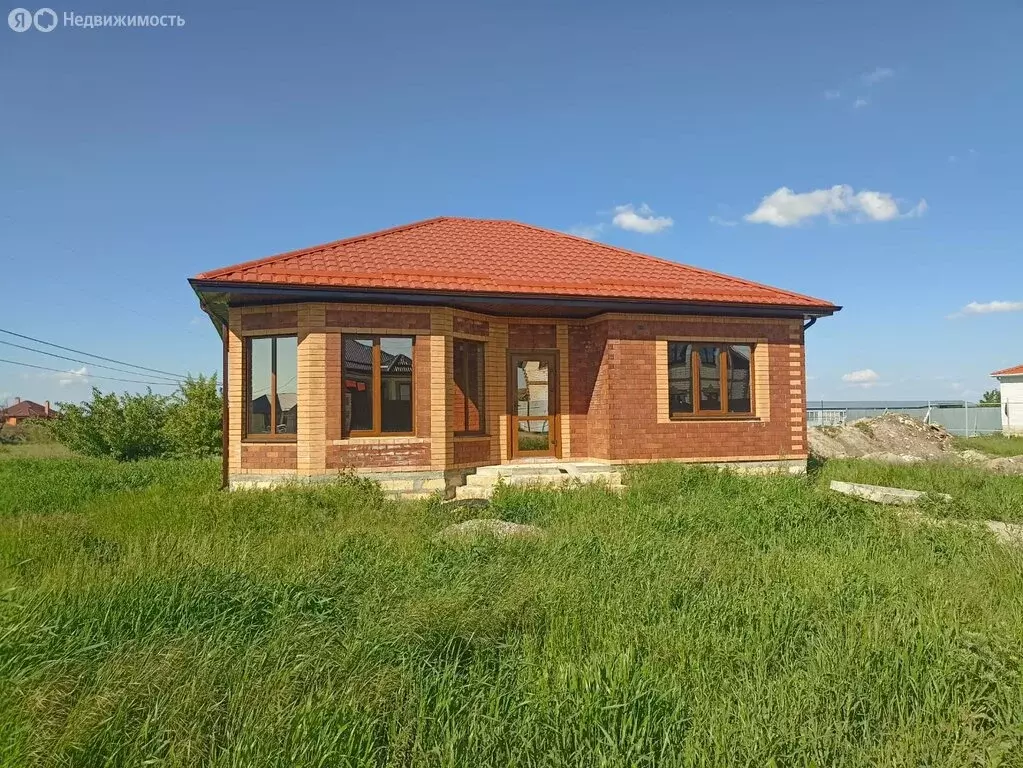 Дом в село Верхнерусское, улица 50 лет Победы, 123 (100 м) - Фото 1