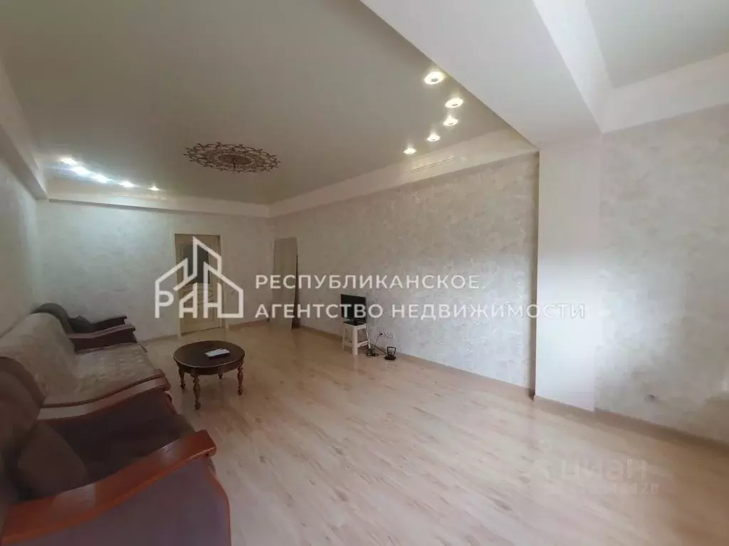 2-к кв. Дагестан, Махачкала ул. Хивская, 7Б (91.8 м) - Фото 0