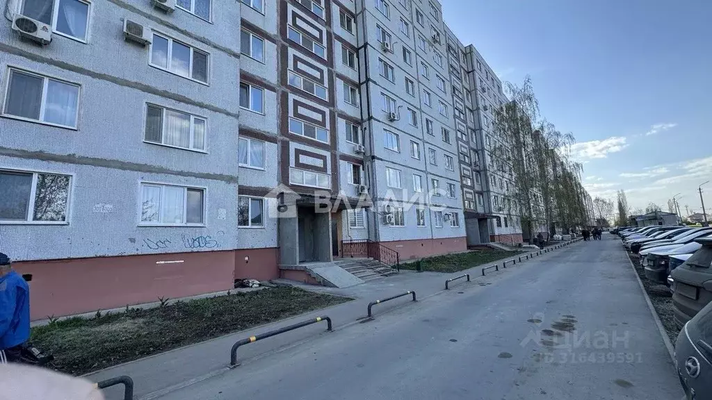 3-к кв. Саратовская область, Балаково ул. Братьев Захаровых, 10 (63.0 ... - Фото 0