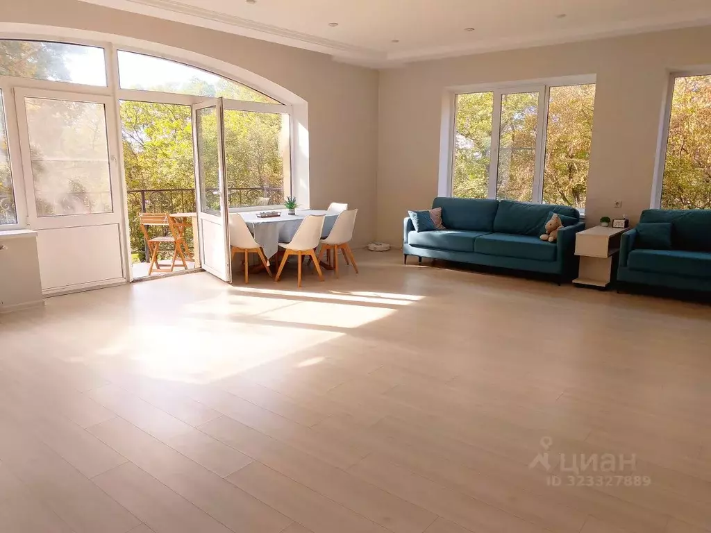 Дом в Краснодарский край, Геленджик  (170 м) - Фото 1