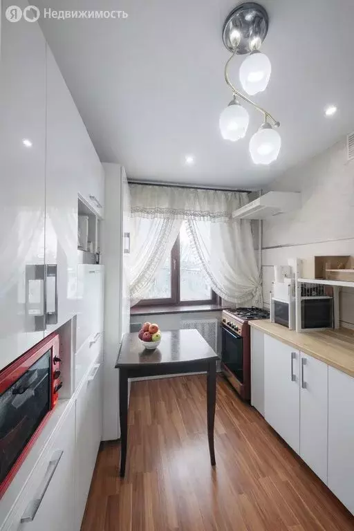 3-комнатная квартира: Волгоград, Ростовская улица, 19 (66 м) - Фото 0