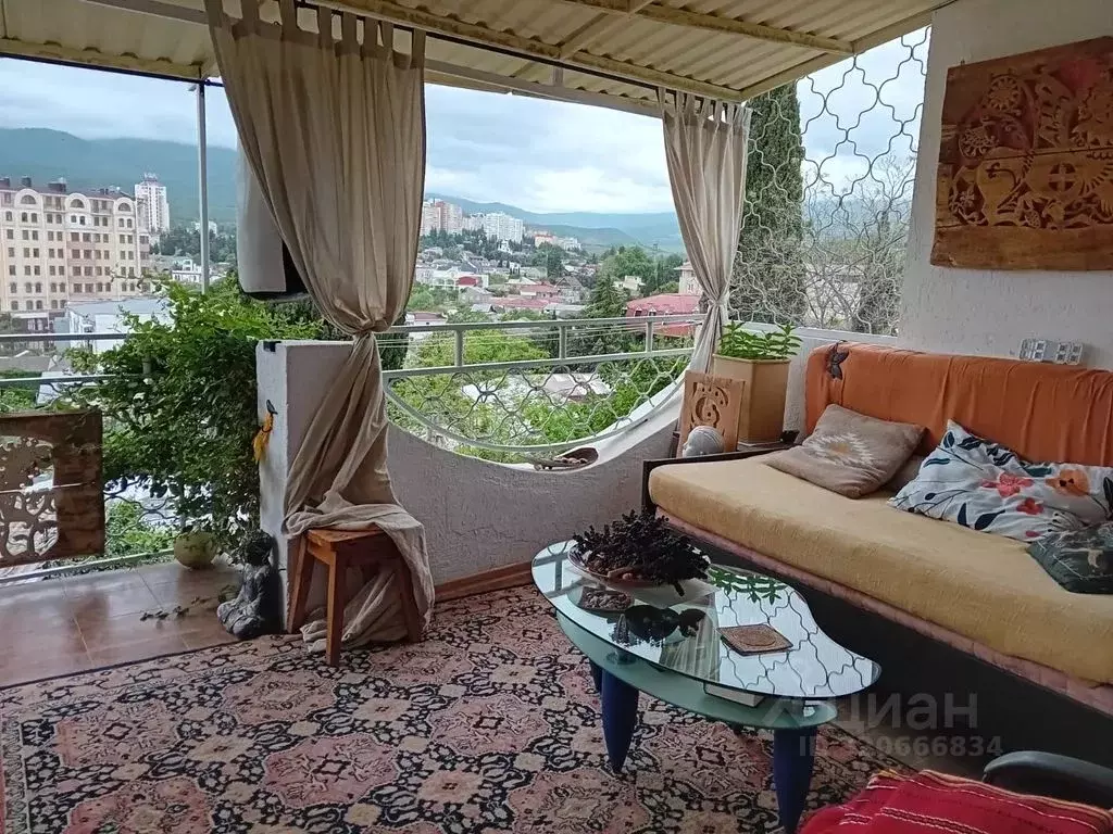 Комната Крым, Алушта ул. Свердлова, 3 - Фото 1