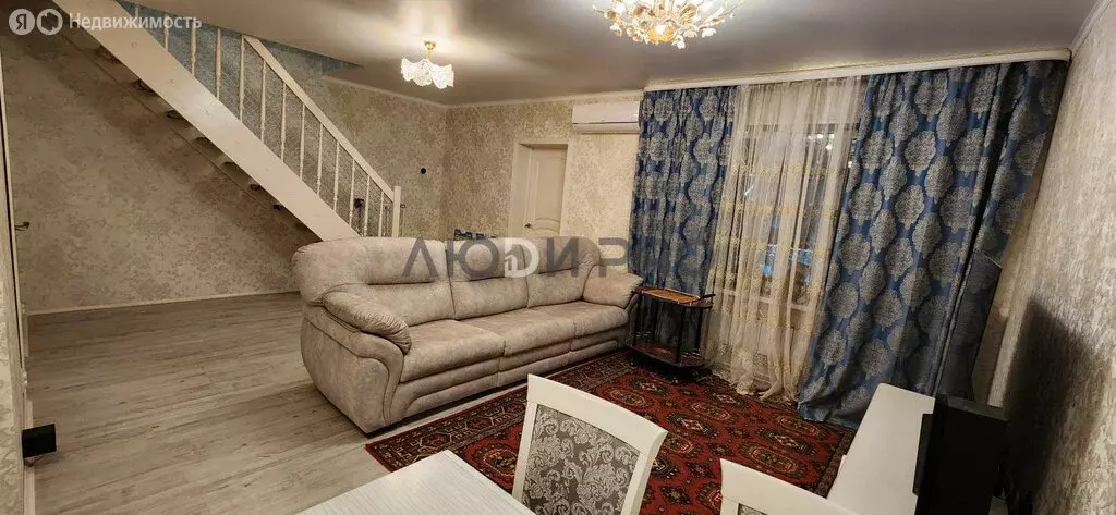 3-комнатная квартира: село Миловка, улица Нестерова, 6 (84 м) - Фото 1