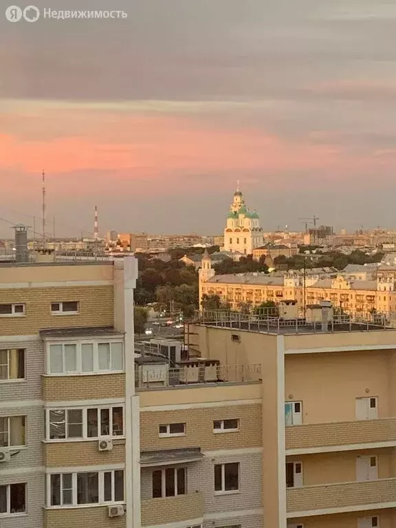 3-комнатная квартира: Астрахань, улица Набережная Приволжского Затона, ... - Фото 2