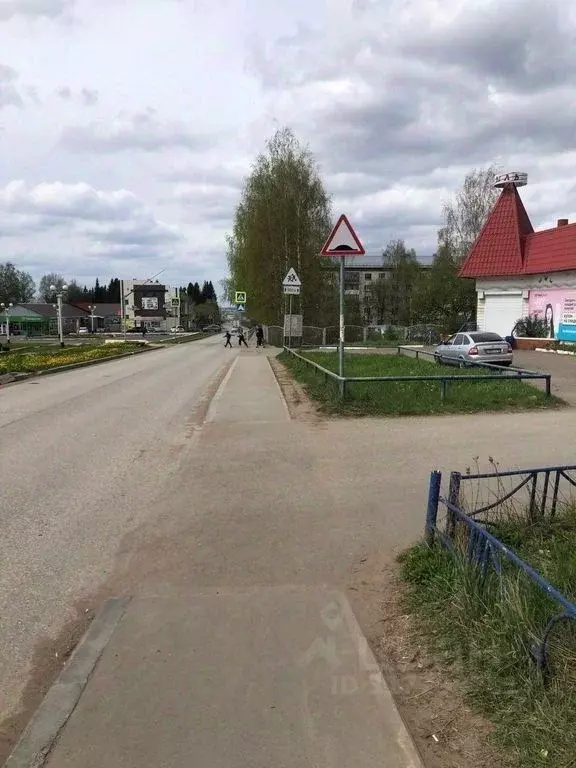 Торговая площадь в Удмуртия, Игринский район, пос. Игра, Нефтяников ... - Фото 1