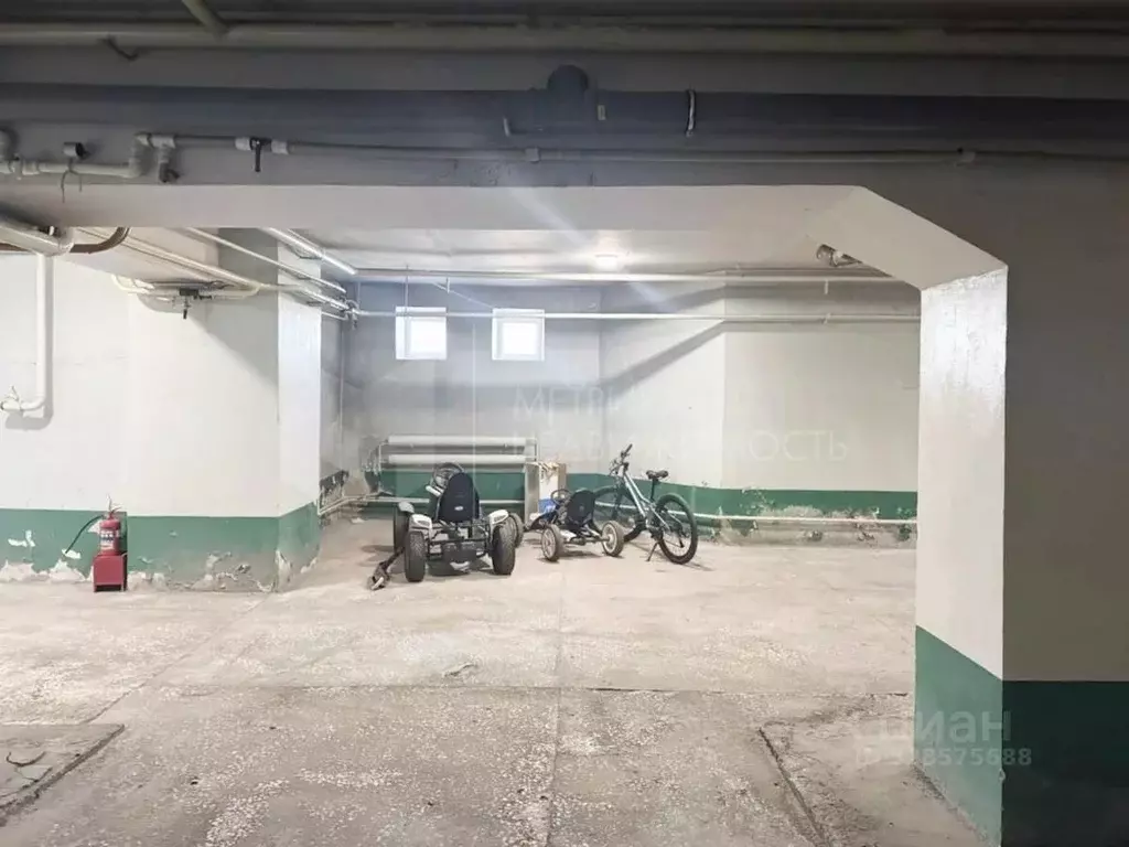 Гараж в Тюменская область, Тюмень ул. Республики, 14 (30 м) - Фото 1
