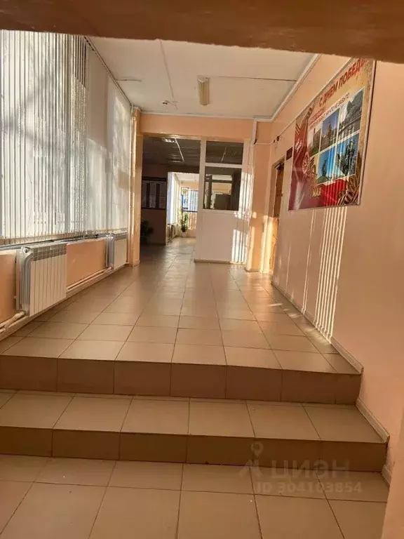 Помещение свободного назначения в Татарстан, Набережные Челны ул. ... - Фото 1