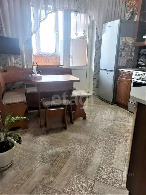 3-к кв. Сахалинская область, Южно-Сахалинск ул. Есенина, 9 (62.8 м) - Фото 2