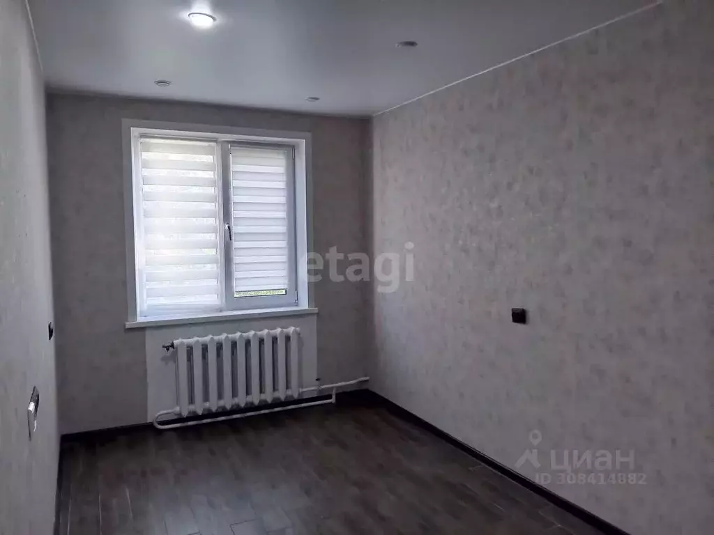 3-к кв. Псковская область, Остров ул. Меркурьева, 12 (66.0 м) - Фото 0