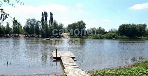 Дом в Астраханская область, Володарский район, с. Ильинка Речная ул., ... - Фото 1