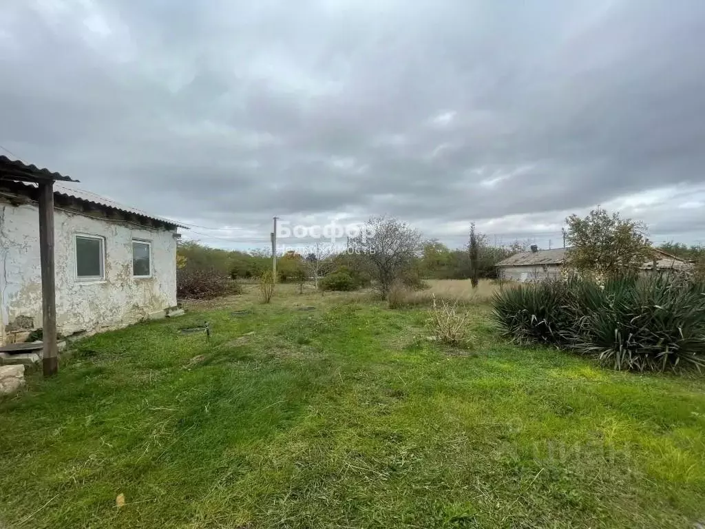 Участок в Крым, Кировский район, Первомайское с/пос, с. Отважное ул. ... - Фото 2