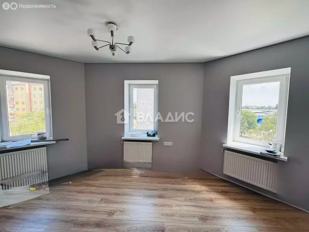 3-комнатная квартира: Таврово, Комсомольская улица, 26Б (75.1 м) - Фото 1