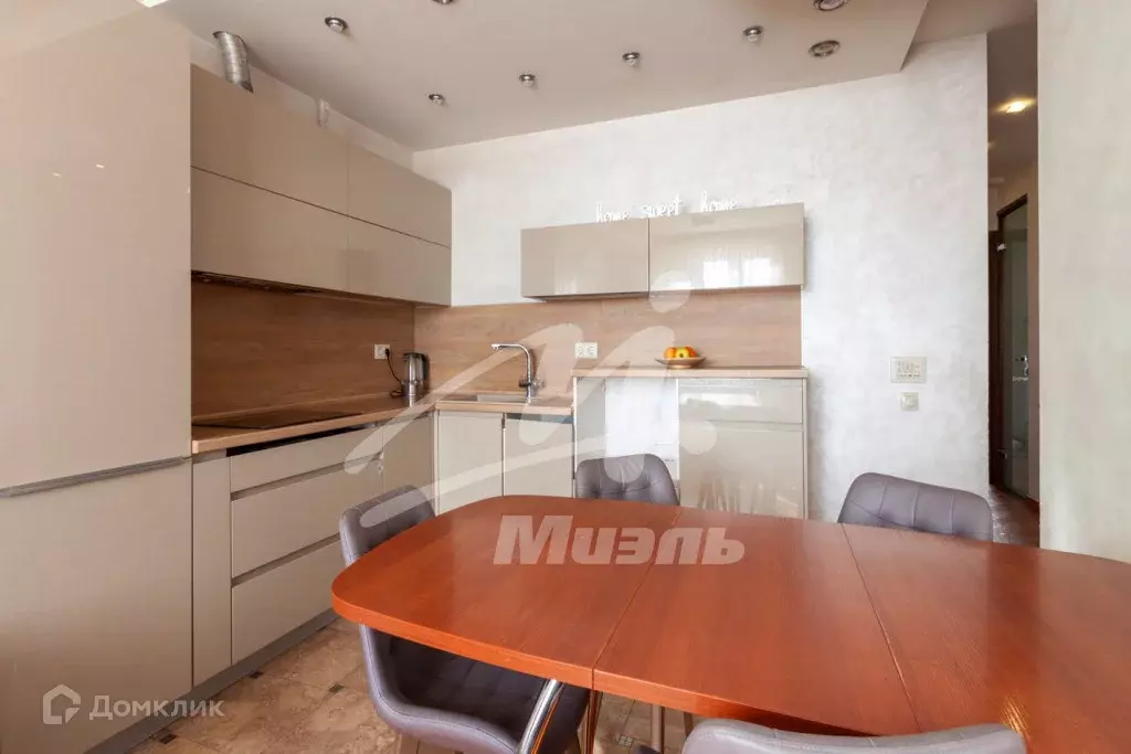 Продаётся 2-к квартира, 58.2 м - Фото 1