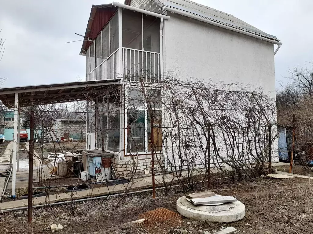 Дом в Волгоградская область, Среднеахтубинский район, Куйбышевское ... - Фото 0