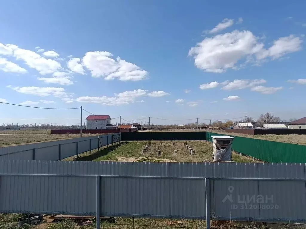 Участок в Саратовская область, Энгельсский район, Красноярское ... - Фото 1